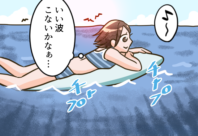 【海水浴で恐怖体験…】「なんか人少ない…？」真夏の海で泳ぐ女性⇒その直後、まさかの“事態”に戦慄が走る！