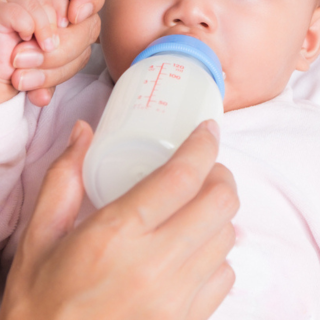 生後1ヶ月なのに“ほとんど泣かない”子ども…母「ご飯ですよ～」→直後【子どもの様子】に違和感…