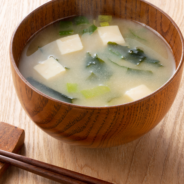 引っ越し直後…夫『夜ご飯作ってよ』⇒1時間後、味噌汁を飲んだ夫『あのさ…』妻『！？』