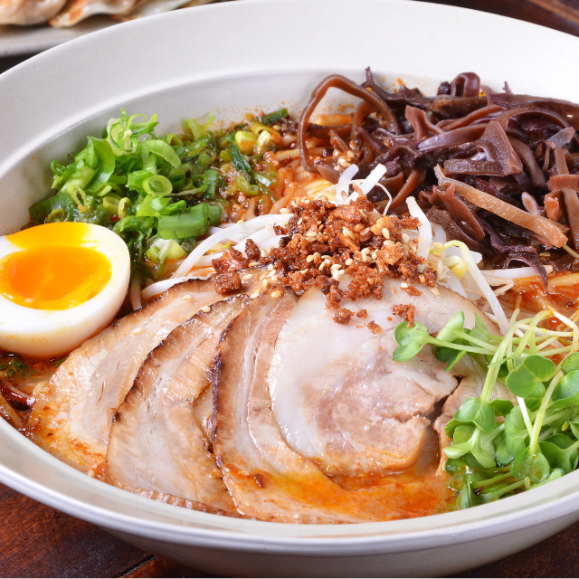 ラーメン屋で…客「トッピングで卵も頼んだのですが…」→店員「これで注文した！」間違いを認めない店員！？さらに…→「もしかして」店員の【まさかの発言】に客絶句…