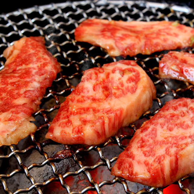 初めて行く焼肉屋で…店員「いつもありがとうございます！」→客「人違いじゃないですか？」⇒直後【店員の衝撃発言】に…『えっ！？』